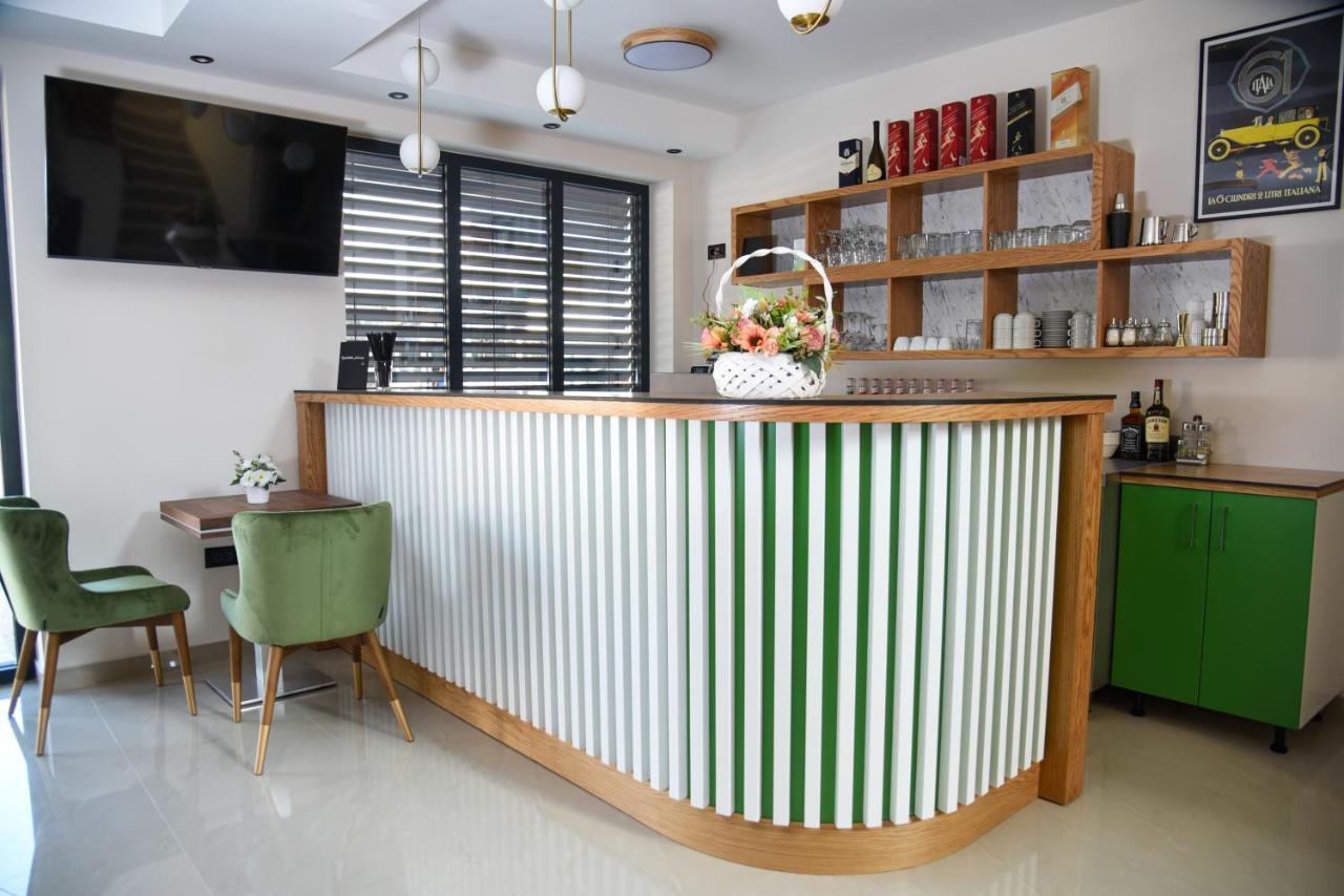 Merak Rooms & Caffe Bar Šabac Buitenkant foto