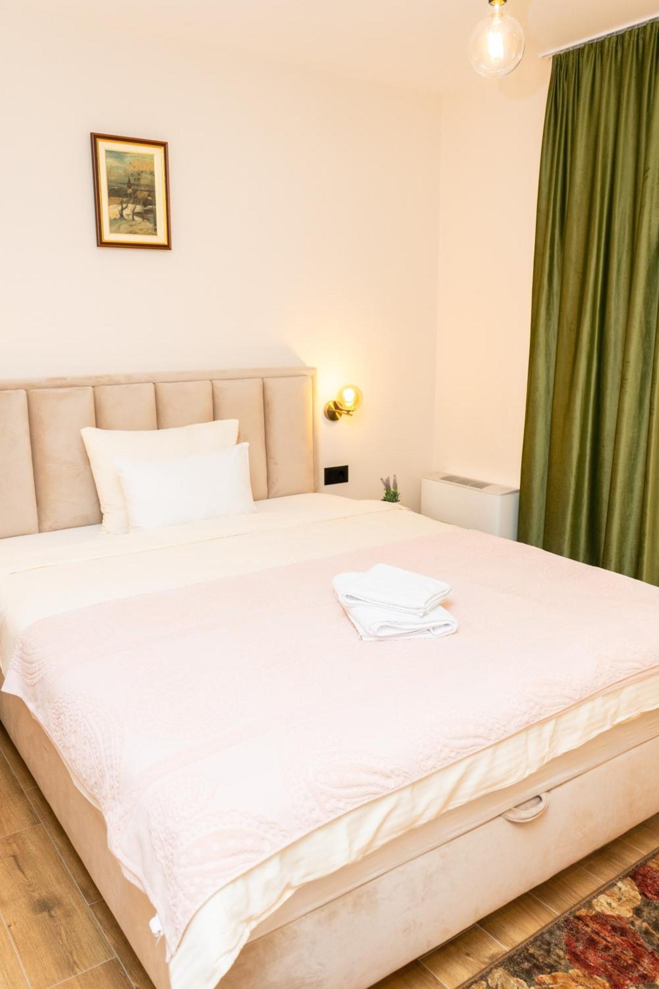Merak Rooms & Caffe Bar Šabac Buitenkant foto
